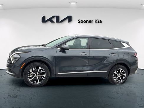 Used 2024 Kia Sportage EX AWD/4WD image 3