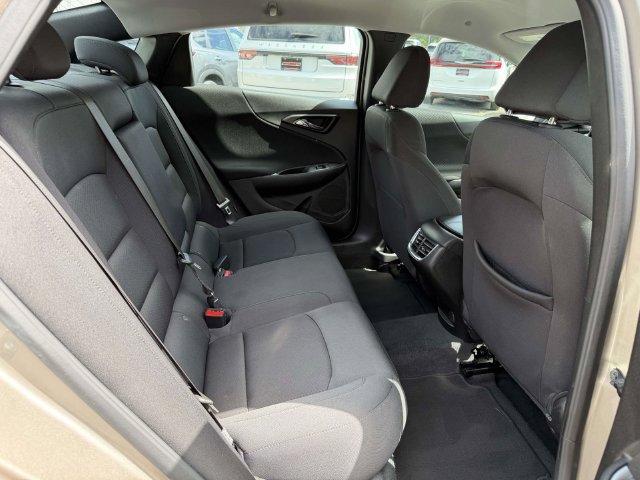 Used 2025 Chevrolet Malibu LT FWD image 13