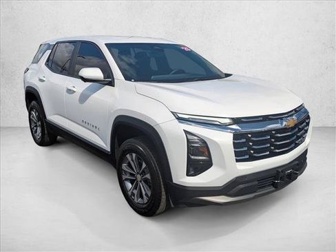 Used 2025 Chevrolet Equinox LT w/ Safety and Technology Package FWD image 3