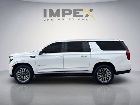 Used 2023 GMC Yukon XL Denali Ultimate AWD/4WD image 2