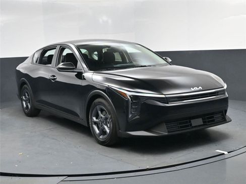 New 2025 Kia K4 LXS image 8