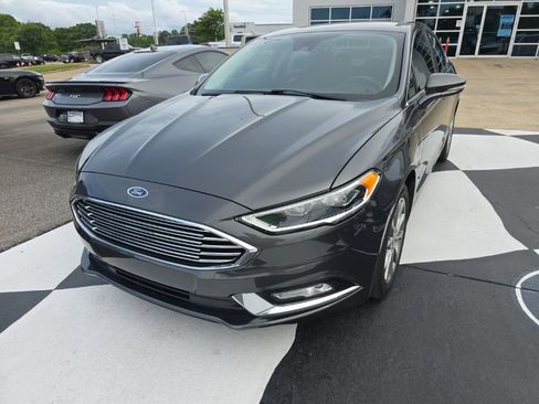 Used 2017 Ford Fusion Energi SE FWD image 3
