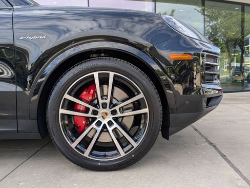 New 2026 Porsche Cayenne S image 11