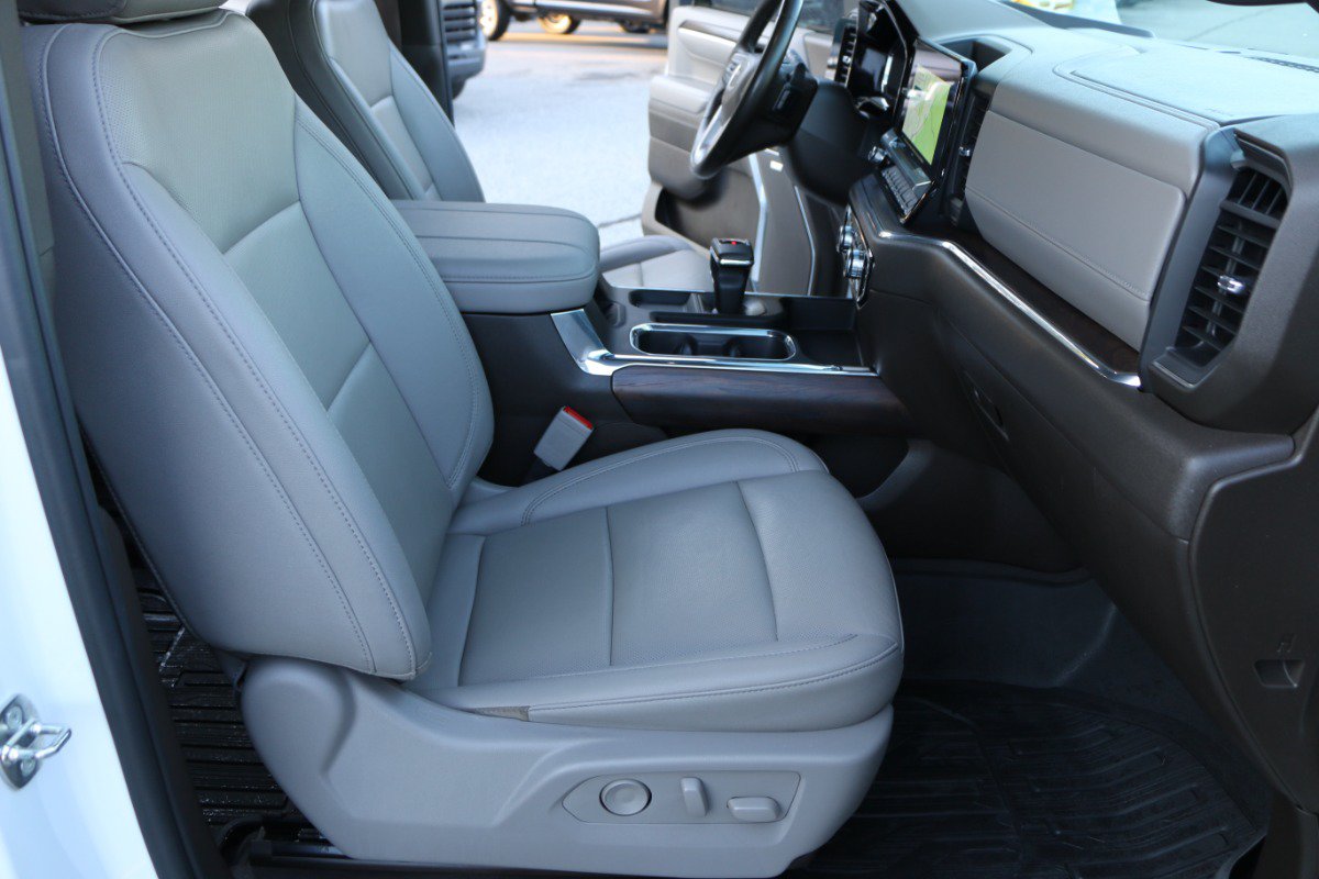 Used 2024 GMC Sierra 1500 SLT w/ SLT Convenience Package AWD/4WD image 29