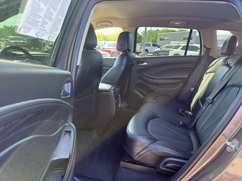 Used 2018 Buick Envision Essence w/ LPO, Cargo Package FWD image 28