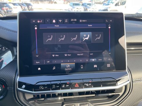 New 2026 Jeep Compass Limited image 25