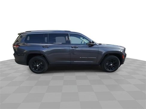 Used 2023 Jeep Grand Cherokee L Limited w/ Luxury Tech Group II image 9