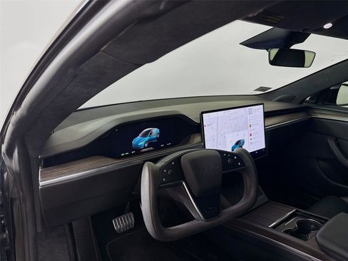 Used 2021 Tesla Model S Plaid image 6