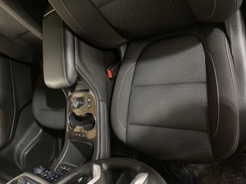 Used 2023 GMC Acadia SLE w/ Driver Convenience Package image 15