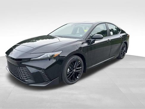 Used 2026 Toyota Camry SE w/ Multimedia Upgrade Package FWD image 1