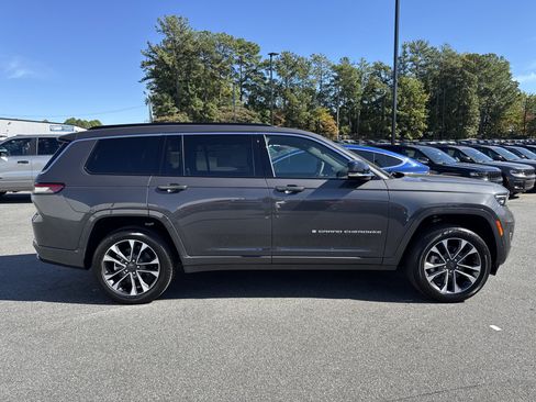 New 2025 Jeep Grand Cherokee L Overland w/ Luxury Tech Group IV AWD/4WD image 9