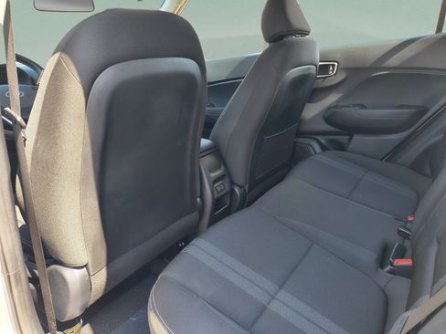 Used 2024 Hyundai Venue SEL FWD image 15