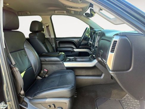 Used 2017 Chevrolet Silverado 1500 LTZ Z71 w/ LTZ Plus Package image 4