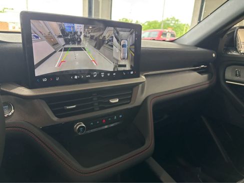 New 2026 Ford Explorer ST-Line AWD/4WD image 17