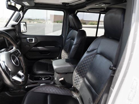 Used 2022 Jeep Gladiator Overland AWD/4WD image 14