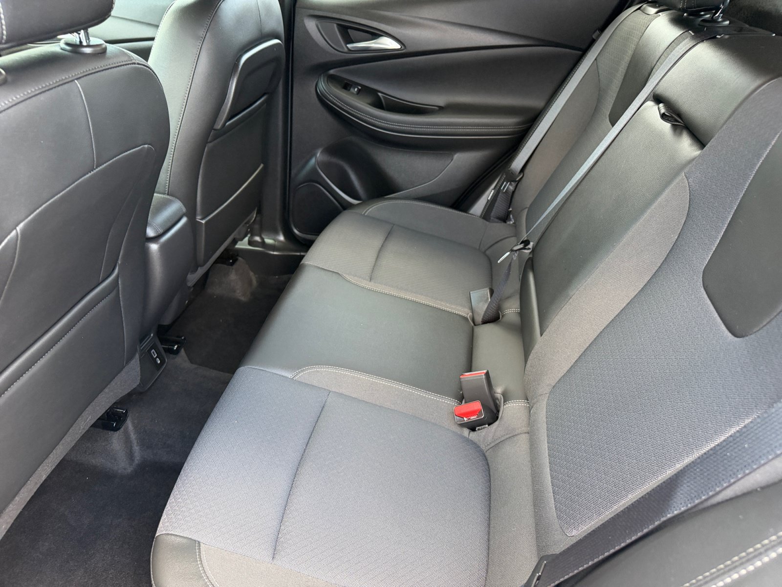 Used 2022 Buick Encore GX Select w/ Sport Touring Package AWD/4WD image 15