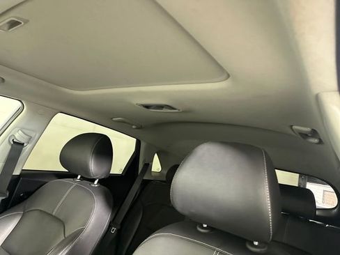 Used 2022 Kia Niro EX Premium image 12