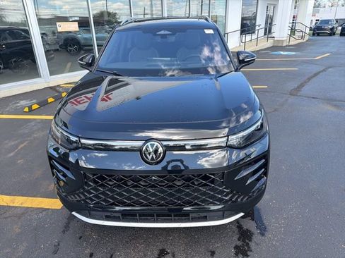 New 2026 Volkswagen Tiguan SEL R-Line AWD/4WD image 12