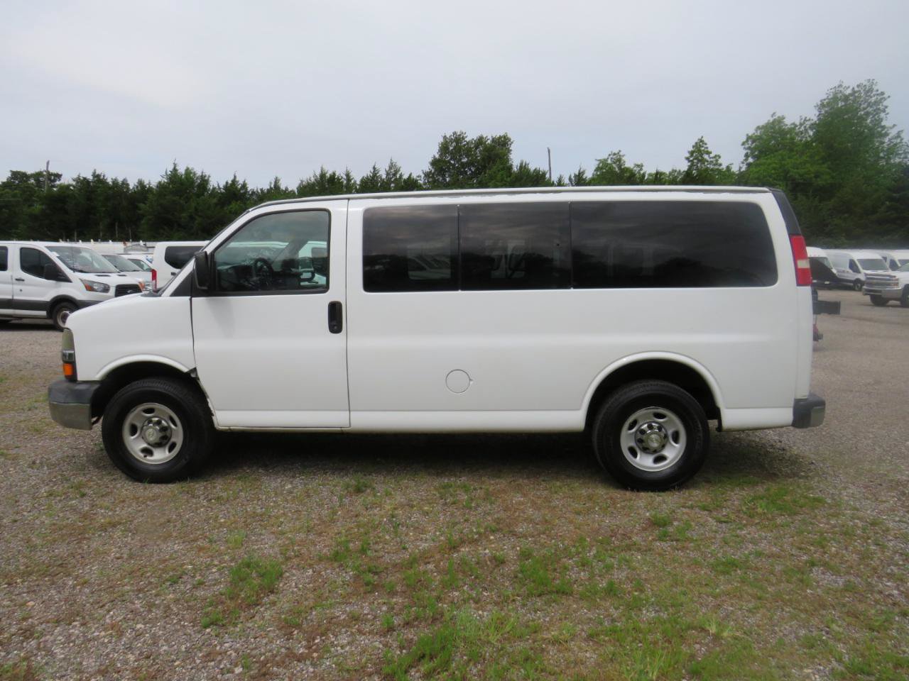 Used 2014 Chevrolet Express 2500 LT w/ LT Preferred Equipment Group RWD image 8