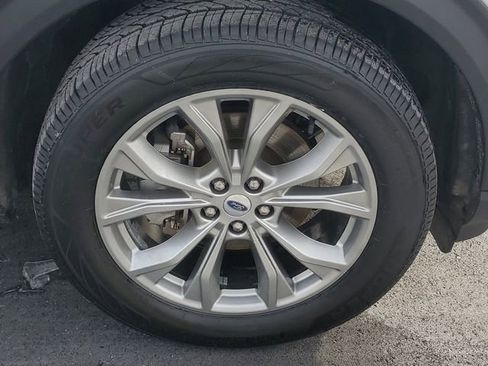 Certified 2023 Ford Explorer XLT w/ Equipment Group 202A image 5