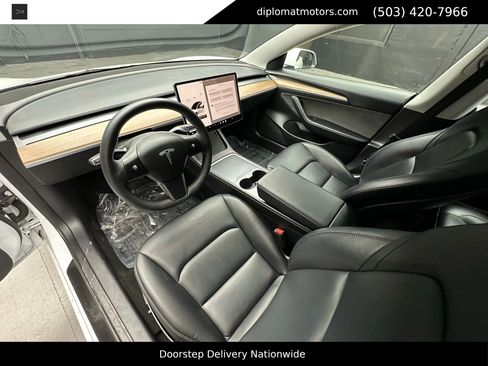 Used 2022 Tesla Model 3 image 17