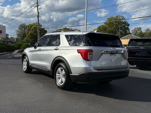 Used 2020 Ford Explorer XLT image 3