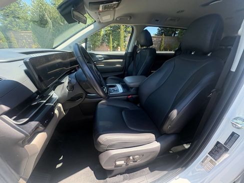 Used 2026 Kia Carnival FWD image 39
