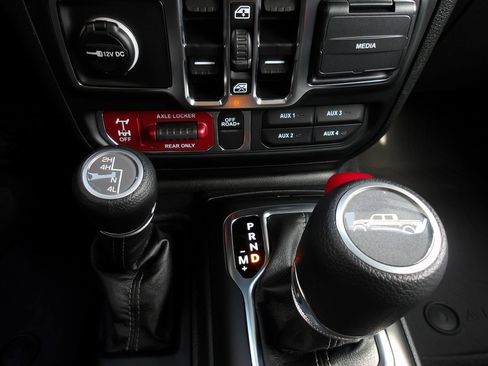 New 2025 Jeep Gladiator Willys image 17