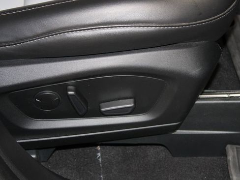 Used 2023 Ford Explorer XLT w/ Equipment Group 202A RWD image 28