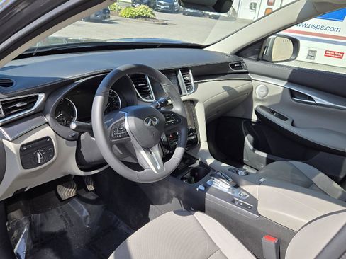 Certified 2023 INFINITI QX50 Luxe w/ Cargo Package image 6