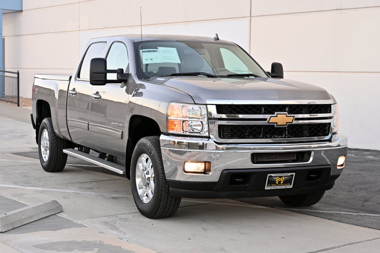 Used 2013 Chevrolet Silverado 2500 LTZ w/ LTZ Plus Package AWD/4WD image 8