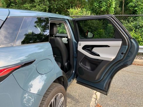 Used 2025 Land Rover Range Rover Evoque Dynamic SE image 19