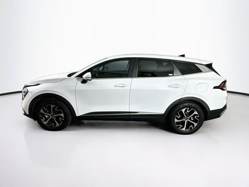 Used 2024 Kia Sportage EX FWD image 4