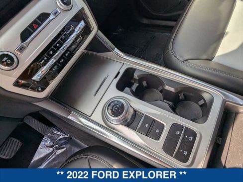 Certified 2022 Ford Explorer XLT w/ Equipment Group 202A image 15