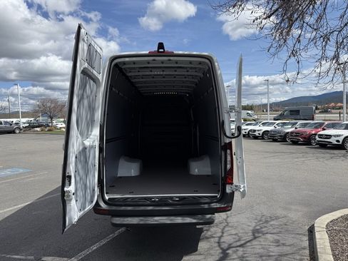 New 2025 Mercedes-Benz Sprinter 4500 image 6