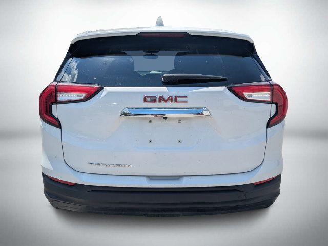 Used 2024 GMC Terrain SLE FWD image 4