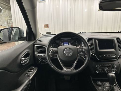 Used 2021 Jeep Cherokee Latitude Plus AWD/4WD image 13