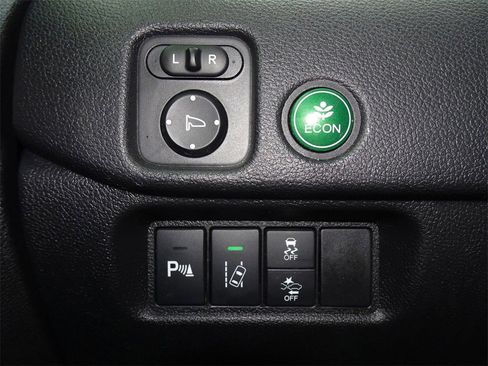 Used 2018 Honda Pilot Touring image 26