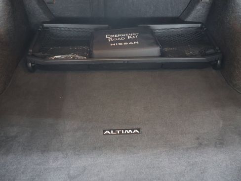 Used 2024 Nissan Altima 2.5 SV FWD image 13
