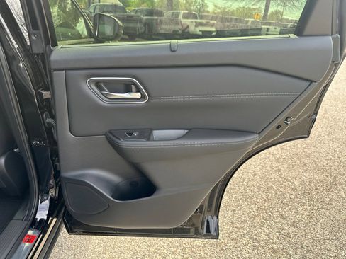 New 2026 Nissan Rogue Platinum w/ Tech Package AWD/4WD image 14