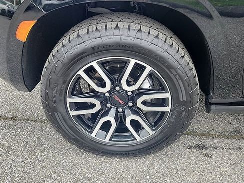Certified 2023 GMC Yukon AT4 w/ AT4 Premium Plus Package AWD/4WD image 8