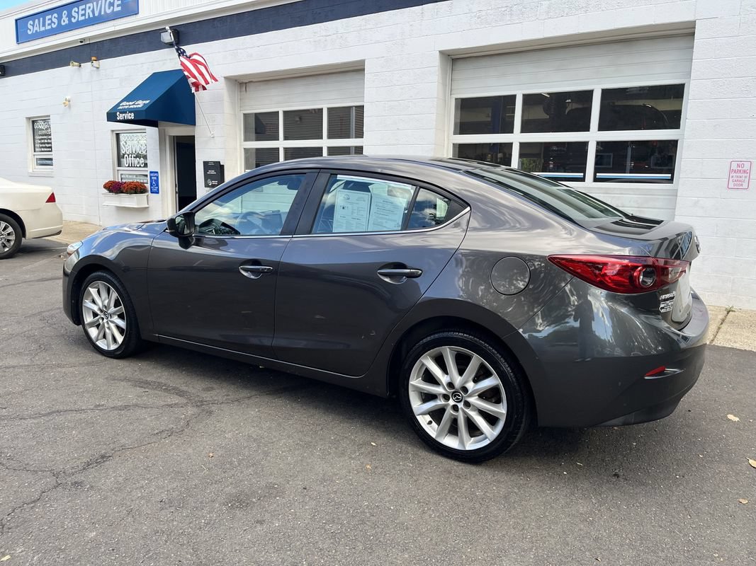 Used 2017 MAZDA MAZDA3 Touring FWD image 2