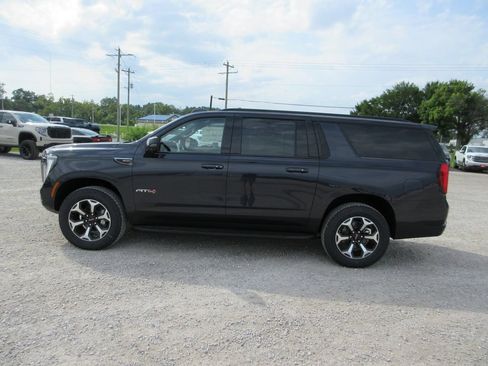 New 2026 GMC Yukon XL AT4 AWD/4WD image 6