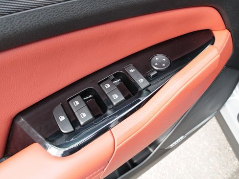 Used 2023 Kia Sportage SX image 16