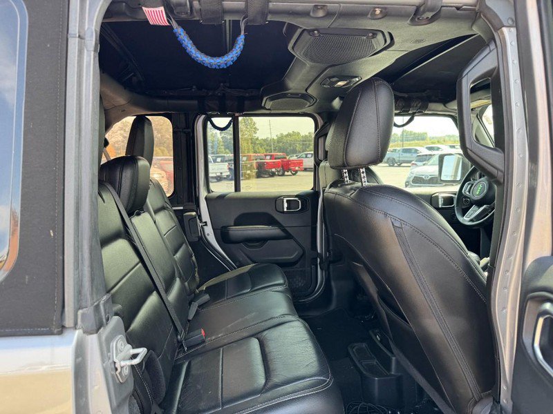 Used 2018 Jeep Wrangler Unlimited Sahara w/ LED Lighting Group AWD/4WD image 10