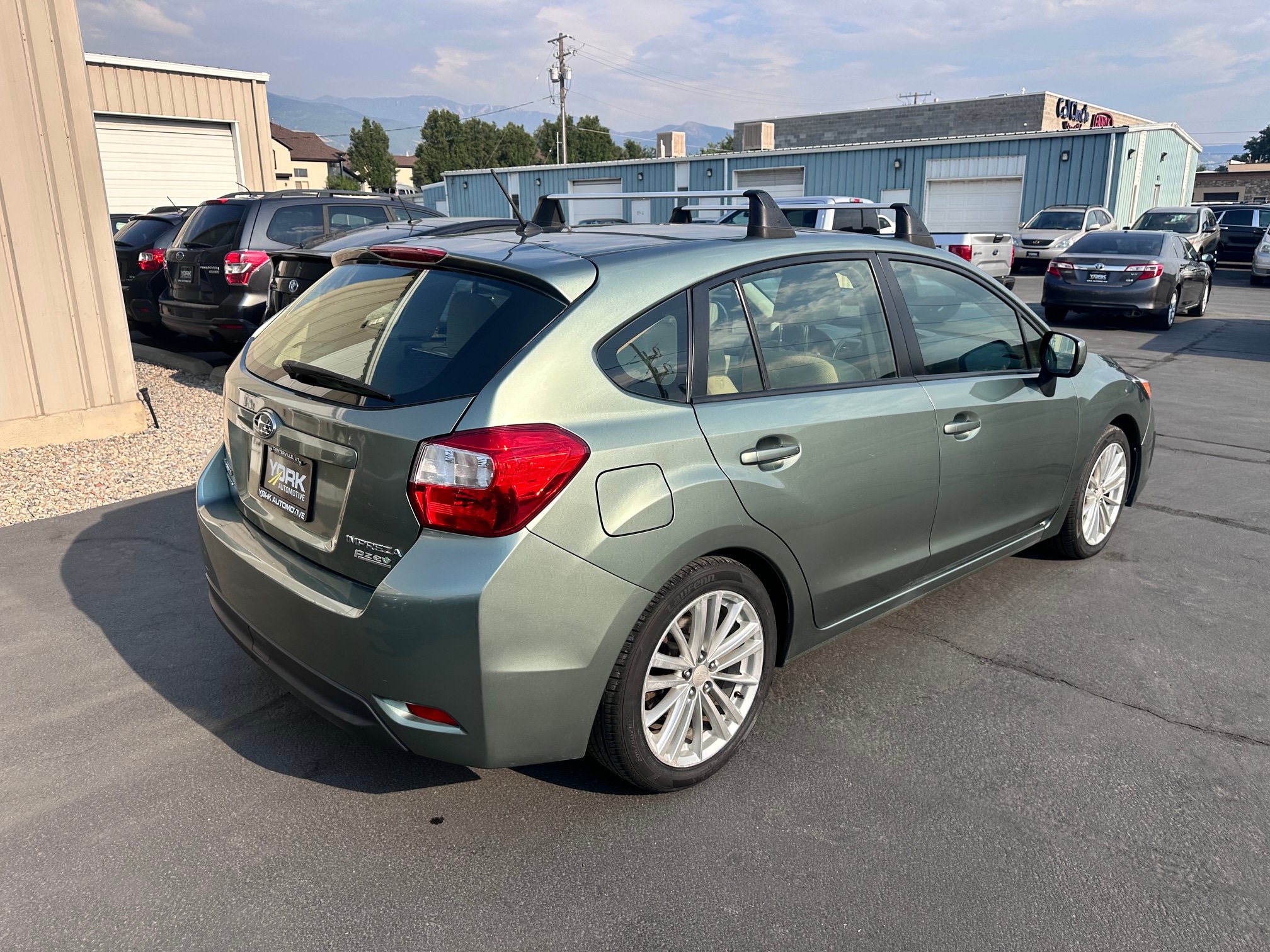 Used 2014 Subaru Impreza 2.0i Premium AWD/4WD image 3