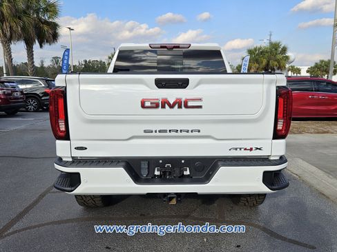 Used 2022 GMC Sierra 1500 AT4X image 4