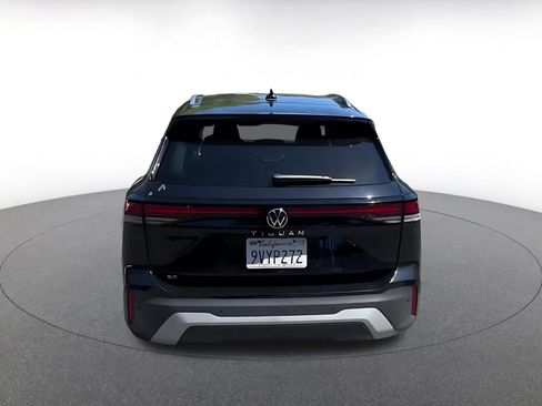 Used 2026 Volkswagen Tiguan SE FWD image 10