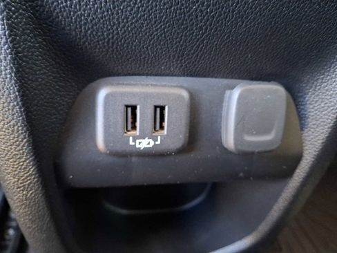 Used 2021 Chevrolet Colorado Z71 w/ Safety Package image 12