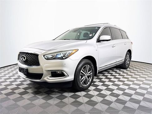 Used 2019 INFINITI QX60 Luxe w/ Essential Package image 2